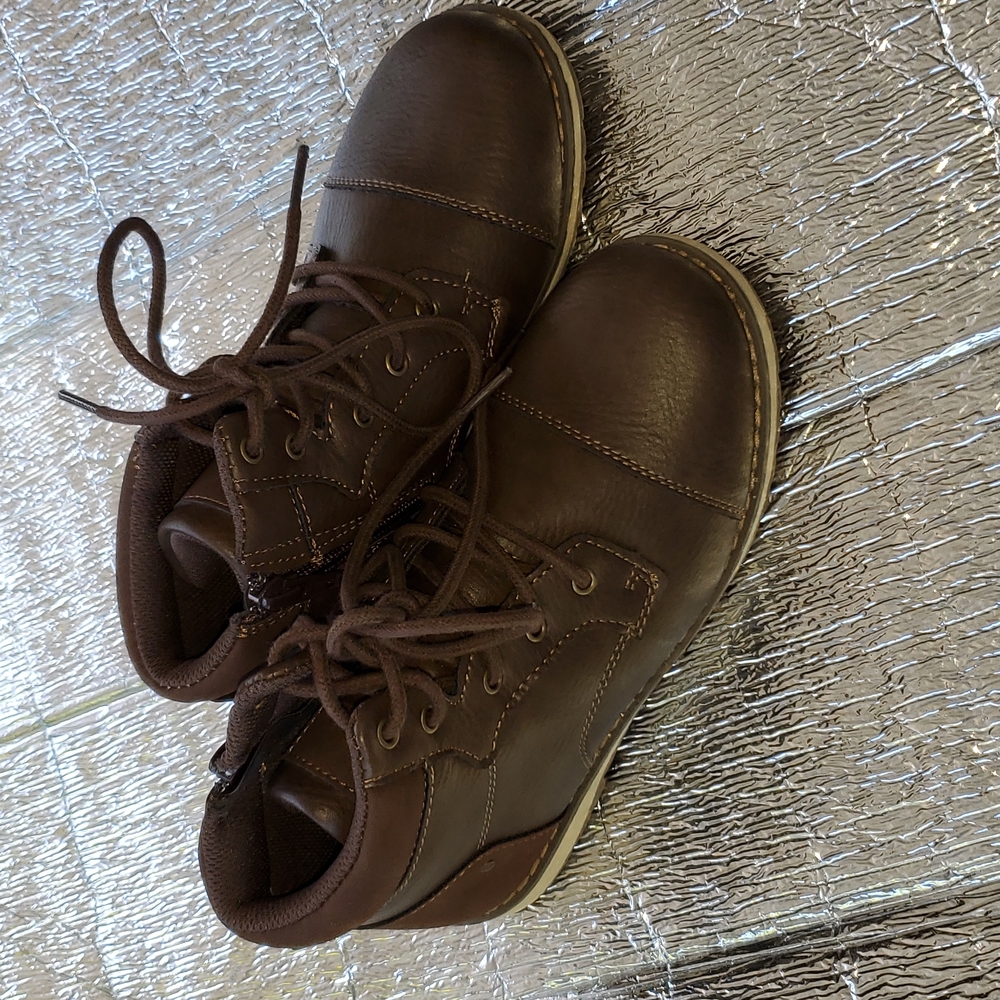 New boys boots size 2